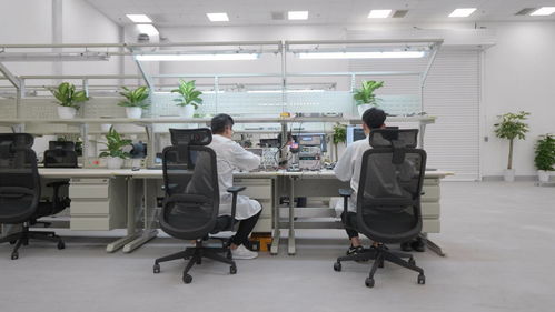 董車日報 特斯拉市值突破萬億美元 北斗系統(tǒng)落地民用 全新奔馳 s 級 amg 曝光